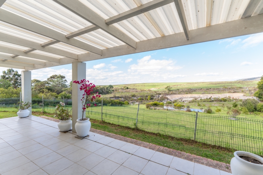 1 Bedroom Property for Sale in Napier Western Cape